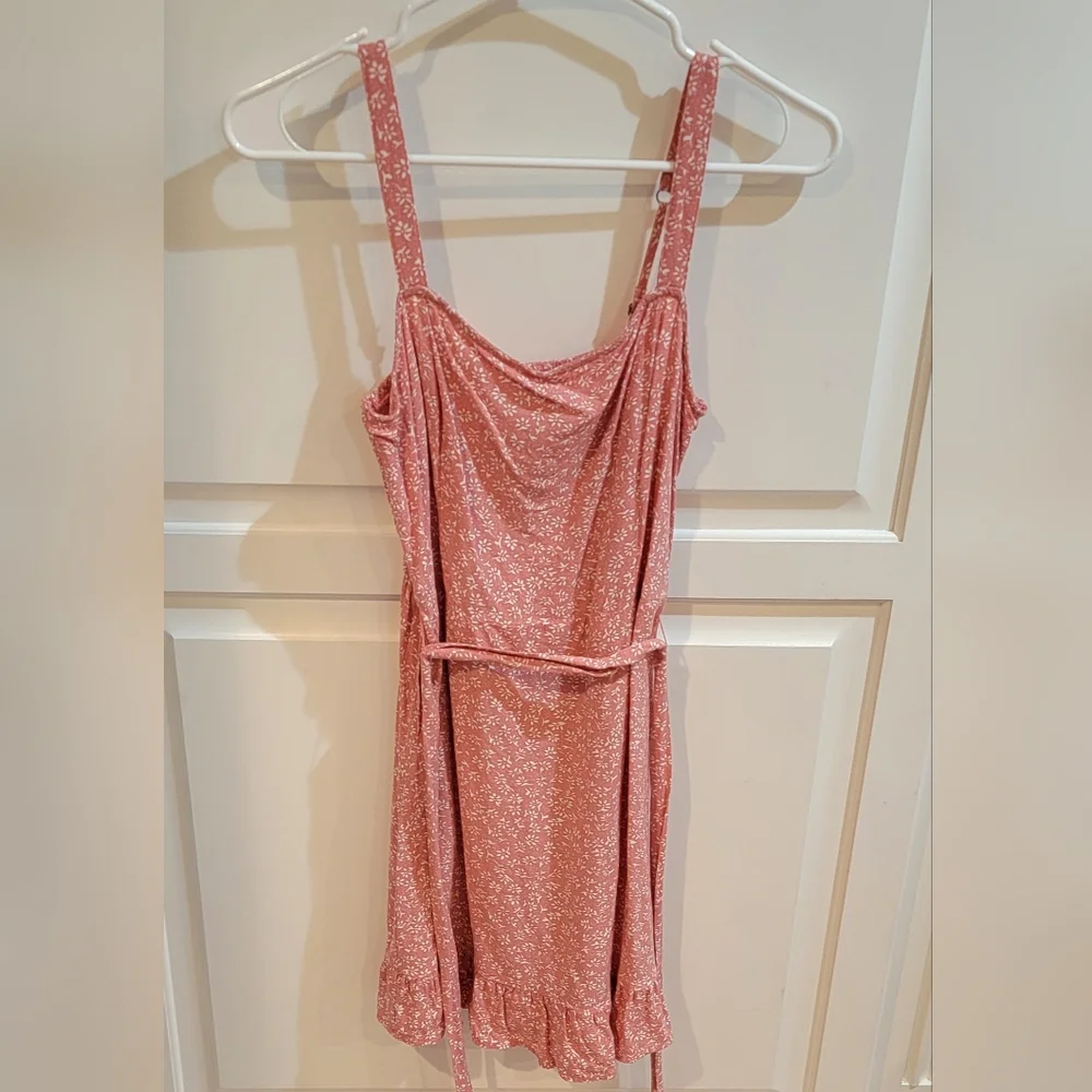 Peach & White Hollister Dress w/ Adjustable Straps. Size Medium. - Picture 2 of 4